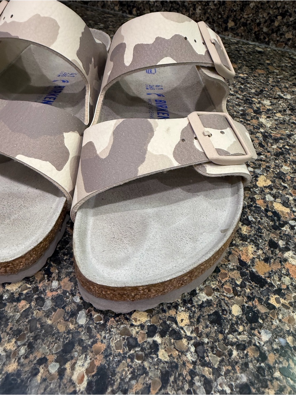 Birkenstock ladies 41 Arizona Two-Strap Sandals in Beige Camo - Picture 2 of 10